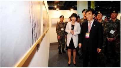  “사진 작가로 등단한 국군장병” 격오지 장병들의 특별 사진전 개최