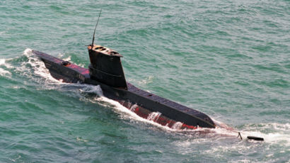 北 "특별행동" 위협 직후 잠수함 9척 사라져…