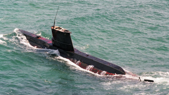 北 "특별행동" 위협 직후 잠수함 9척 사라져…