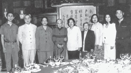 사진과 함께하는 김명호의 중국 근현대 (269) 출당에 격분한 류샤오치