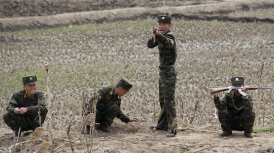 北 군대, '면회금지' 없앤 진짜 속사정