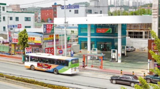 [우리 동네 이 문제] 천안시 성정2동 주유소 앞 버스정류장 