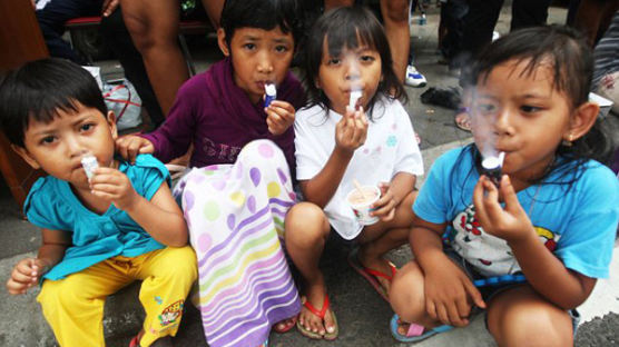 담배도 조기 교육? 어린이용 '뽀빠이 담배' 출시 논란