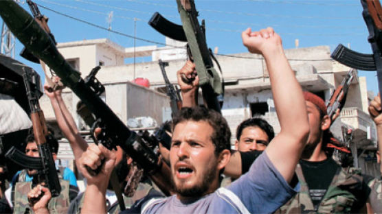 [사진] 시리아 시민군, 수도 외곽서 정부군과 전면전