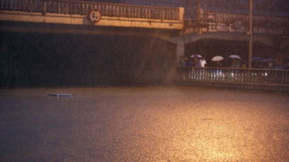 중국, 베이징 61년만의 폭우…10명 사망
