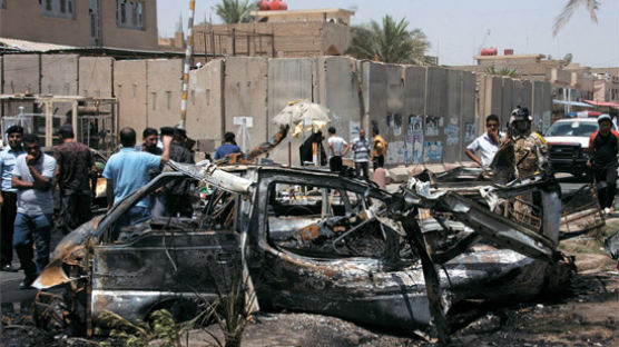 14곳서 22차례 연쇄 테러 이라크 하루 새 107명 희생