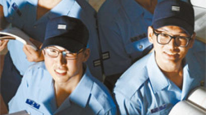 세곡동 주민센터 공부방 지키는 공군 선생님들
