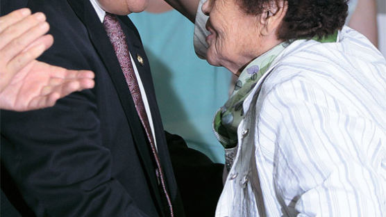 [사진] 미 위안부 결의안 주도한 혼다 의원, 나눔의 집 방문