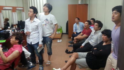 수지 등장에 개그콘서트 남자 개그맨들 표정이… 네티즌 '폭소' 