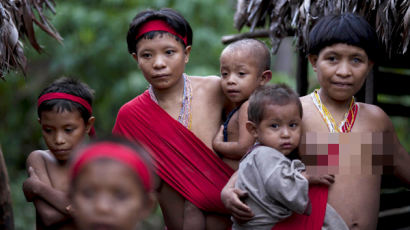 [사진] 집단 학살됐다는 아마존 원주민들, 알고 보니…