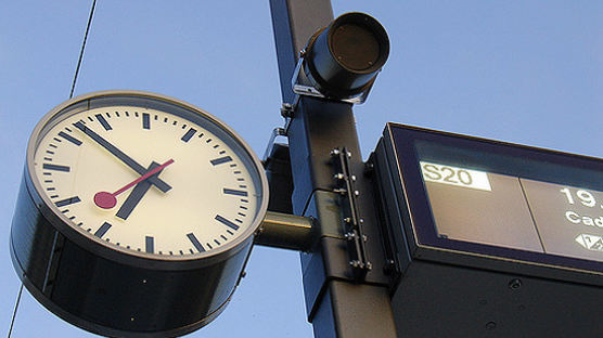 "애플이 표절했다!" 스위스 철도역 시계 보니