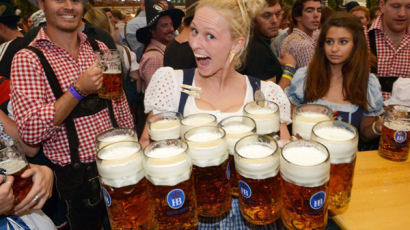 '맥주 반 사람 반' 세계 최대 맥주 축제 D-4