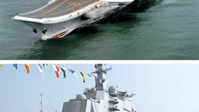 [사진] 바랴크함 14년간 개조 … 중국 첫 항모 ‘랴오닝’ 취역