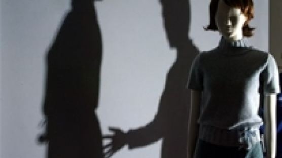 ‘아동 성폭행’ BBC 오보 퍼날랐다가 … 