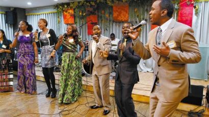 외국인 학생 퍼포먼스·노래·춤 … 교내 외국인들 위한 축제의 장 펼쳐 