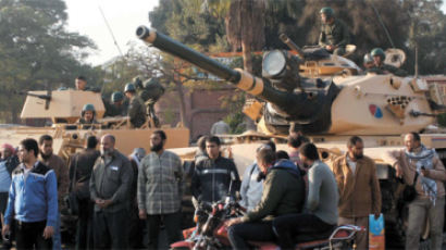 이집트, 대통령궁 주변에 탱크 배치