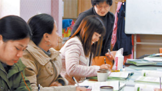“이주여성에 한국어·요리 가르치며 지역사회 적응 돕죠”