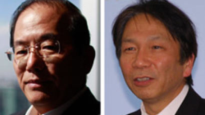 아베의 엔저 대못박기 … 새 일본은행 총재에 ‘통화 남용자’ 물색 중