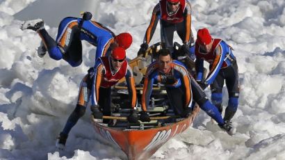 [사진] 캐나다의 얼음 카누 경기