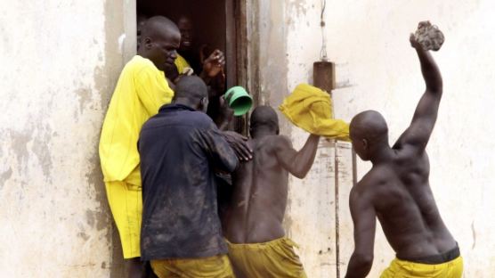 [사진] 우간다 교도소 폭동