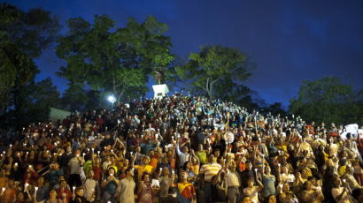 [사진] 차베스 대통령 쾌유기원 촛불집회