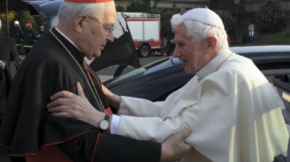[사진] 헬기타고 떠나는 교황 베네딕토16세