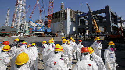 [사진] 아직도 복구 안된 후쿠시마 원전