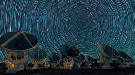 [사진] 우주의 근원을 찾아 … 해발 5000m 평원서 전파망원경 66대 가동