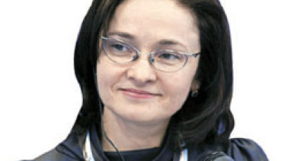 G8 첫 여성 중앙은행 총재 된 러시아 나비울리나