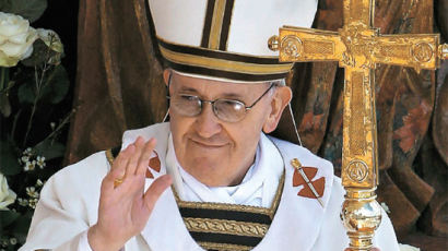 [사진] 베드로 ‘어부의 반지’ 끼고 … 프란치스코 제266대 교황 즉위