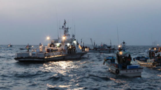 [사진] 해경 보호받으며 … 동해 최북단 속초 저도 어장 개장