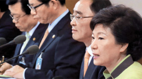 깊어지는 ‘4월 고민’… 박 대통령 "협상 땐 방패 안 내려놔"