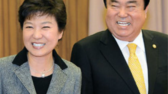 안보·경제 급한 박 대통령, 여야와 소통정치 시동