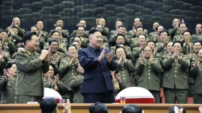 [사진] 북 김정은, '은하수 음악회' 관람