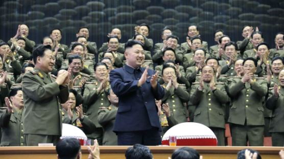 [사진] 북 김정은, '은하수 음악회' 관람