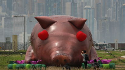[사진] 홍콩 'Mobile M+: Inflation!' 전시회
