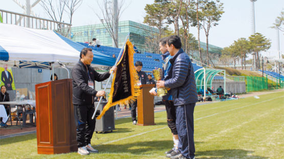 직장 동호회 16개 팀 참가 기량 겨뤄... 현대FC, 우승컵 품어