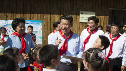 [사진] 시진핑 주석 어린이 행사 참석