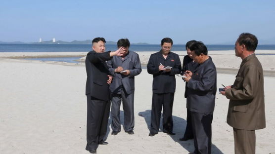 [사진] 김정은 북한 제1위원장 국제소년단야영소 현장방문