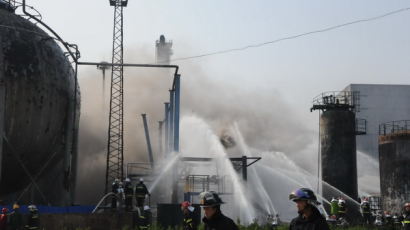 [사진] 중국 페트로차이나 유류탱크 폭발사고