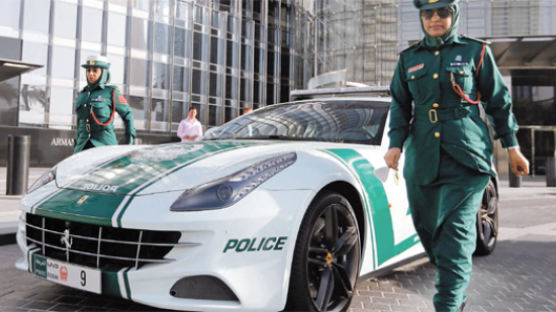 [사진] 두바이 6억원짜리 페라리 경찰차