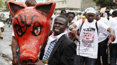 [사진] 케냐 의원 임금인상 규탄시위