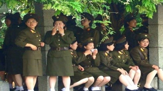 북한여군 승진하고 편하려면 '기쁨조'를 해야