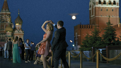 [Russia 포커스] '수퍼문' 달빛 아래 크렘린 댄스 