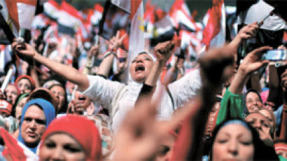 시민혁명 + 쿠데타 … 아랍의 봄 다시 표류