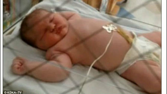 6.2kg 슈퍼 베이비, 태어난 지 6개월 된 아이와 맞먹는 체중