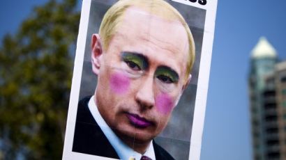 [사진] ‘너무 곱죠?’ 푸틴 러시아 대통령 사진 ‘조롱’