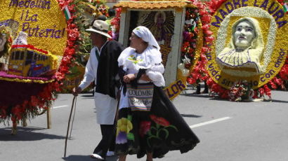 [사진] 콜롬비아 메델린의 꽃 축제 준비