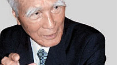 "뭉쳐서 일본 헌법 지키자" 89세 무라야마의 연대론