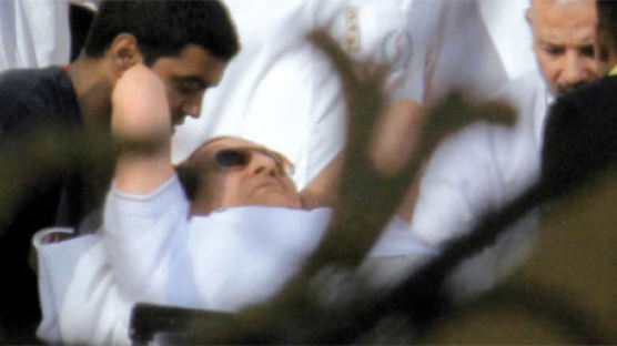 [사진] 무바라크 석방 … 병원 연금
